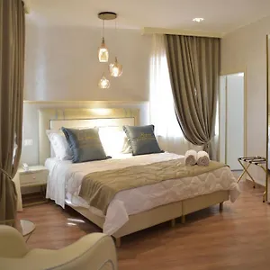 Amsterdam & 4*, Rimini Italie